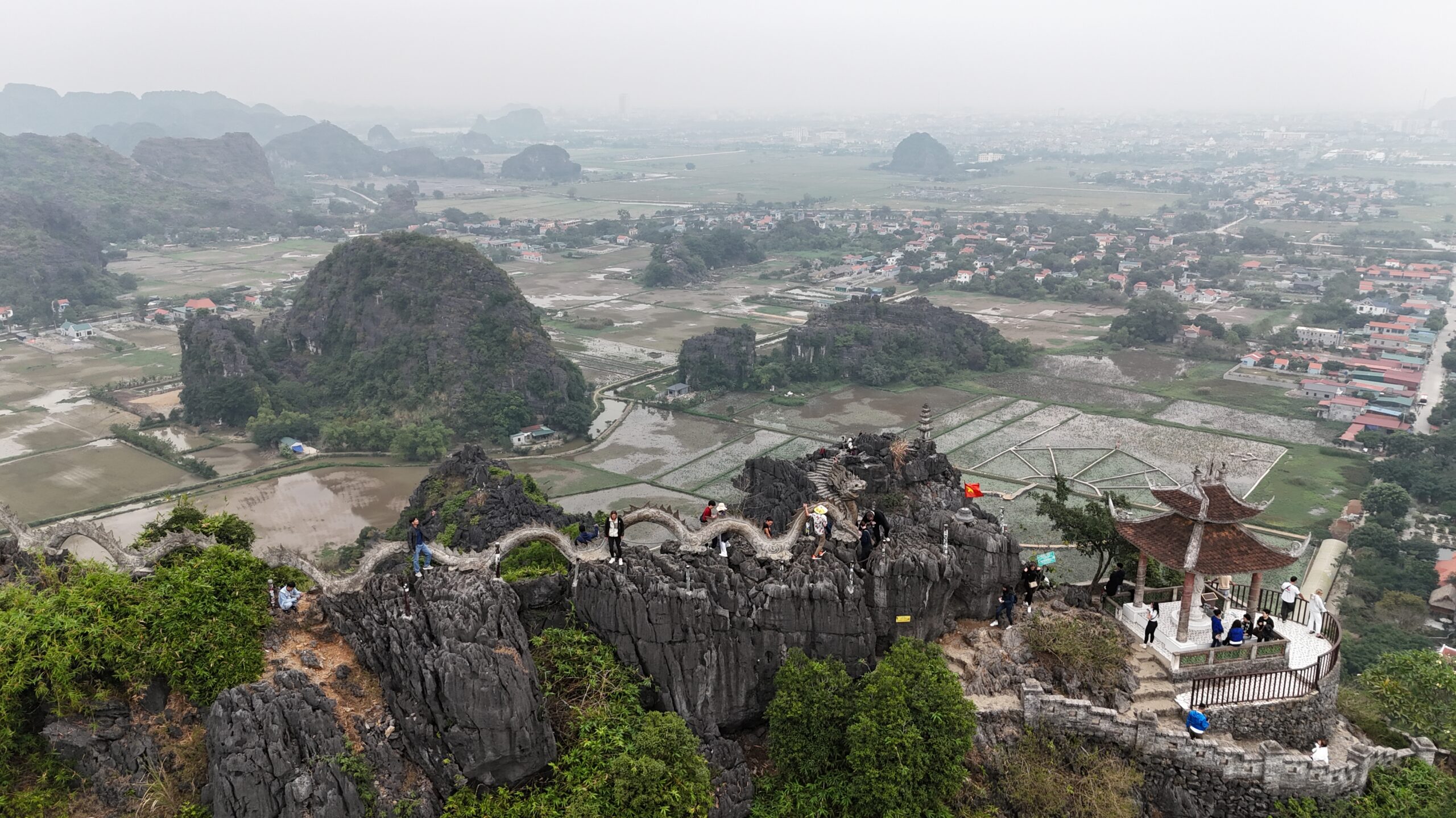 Ninh Bình mit Zwischenstopp in Hanoi